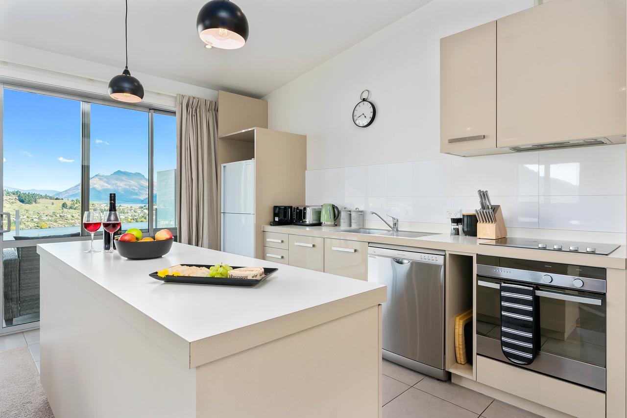 Contemporary Hilltop Abode Queenstown Buitenkant foto