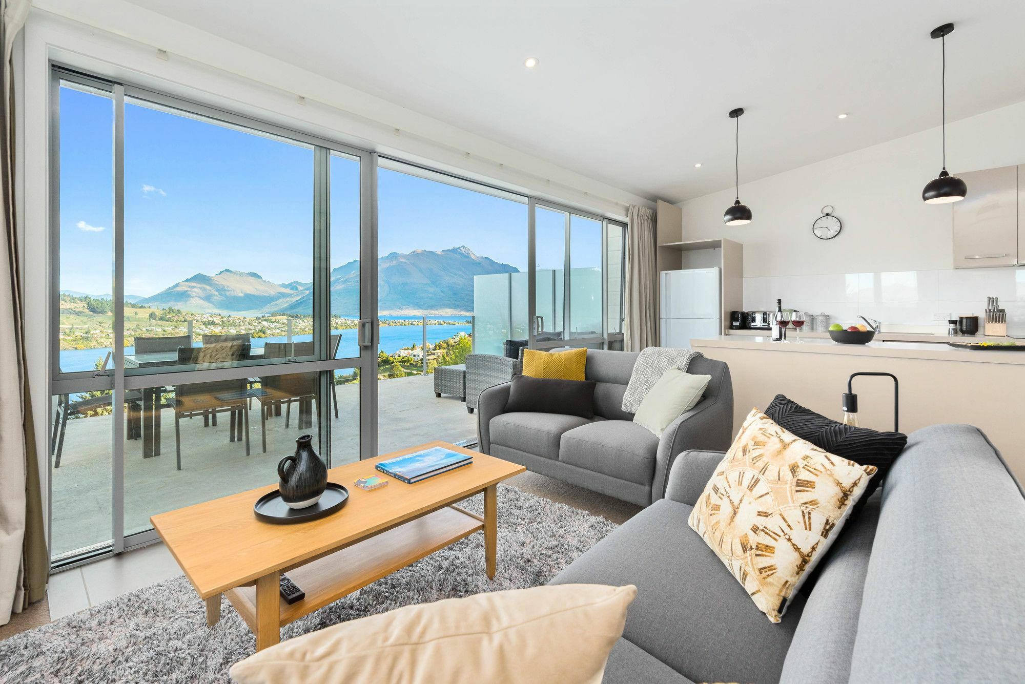 Contemporary Hilltop Abode Queenstown Buitenkant foto