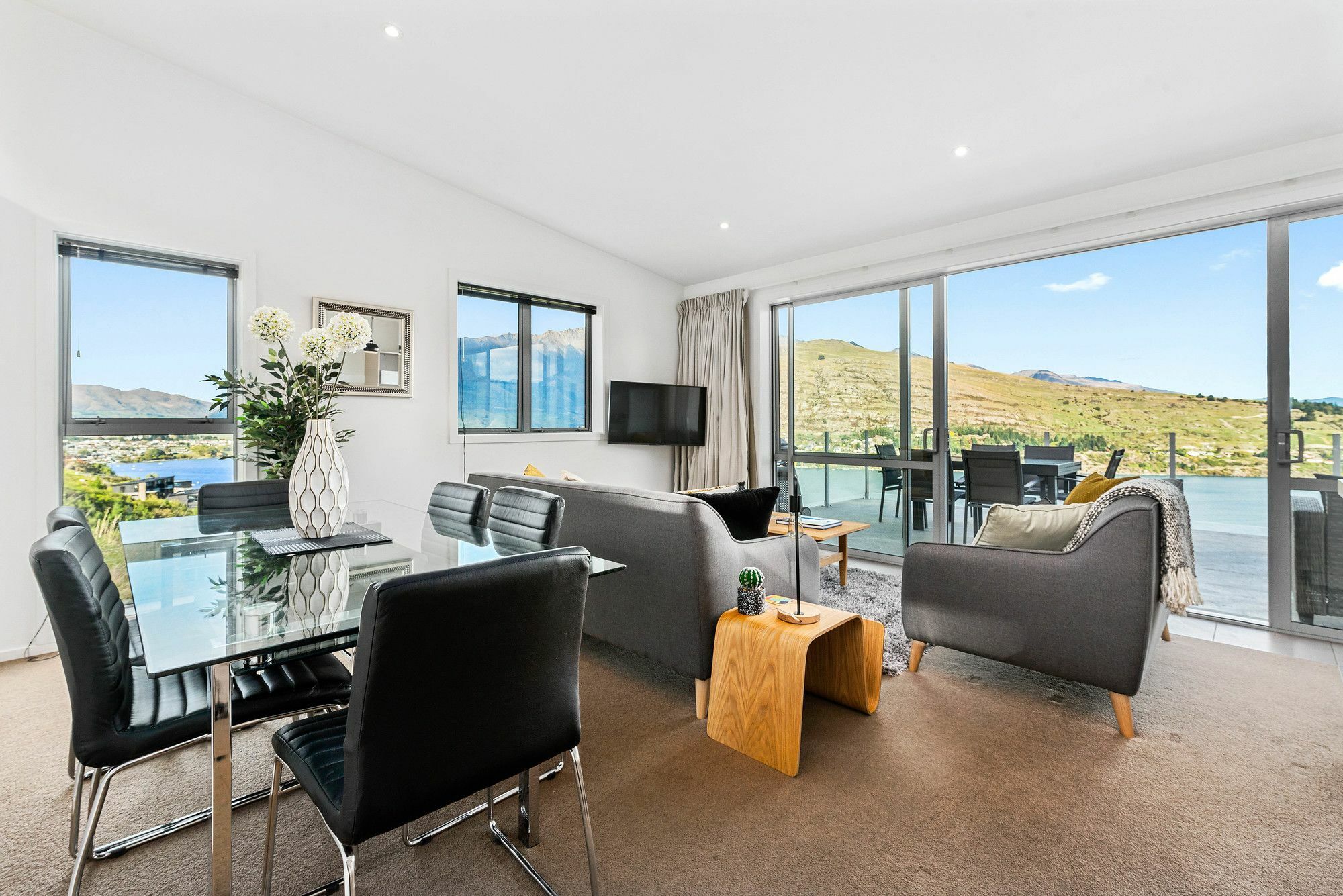 Contemporary Hilltop Abode Queenstown Buitenkant foto